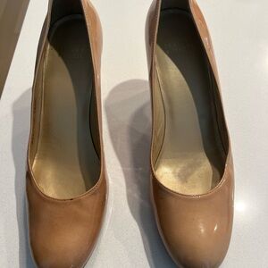 Stuart Weitzman Tan Patent Leather Round-Toe Pumps